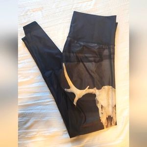 Teeki deer medicine leggings black with skull graphic size medium NWOT